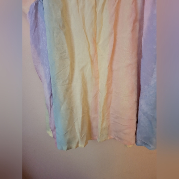 Emily Wonder Watercolor Rainbow Flutter Sleeve Top L NWT - Picture 13 of 15